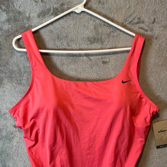 Nike Women's Essential U-Back One-Piece Swimsuit Size XXL New - Picture 2 of 7